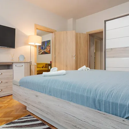 Spacious - Philadelphia Apartment